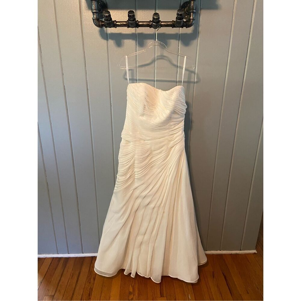 David's Bridal Women's Ivory Strapless Crinkle Chiffon Wedding Dress Size 12